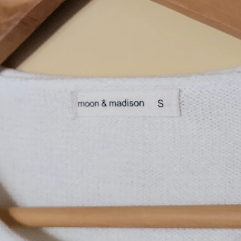 White 'Salty' Graphic Sweater - Picture 3 of 7